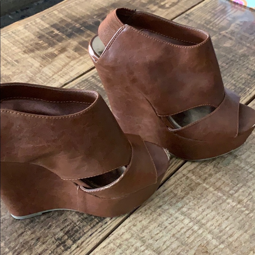 Madden Girl wedges